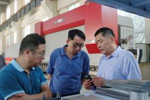 浙江交通投資集團(tuán)考察團(tuán)蒞臨高遠(yuǎn)考察全過程養(yǎng)護(hù)總承包模式