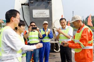 真正的創(chuàng)新，來自理論結(jié)合實(shí)踐—碩士研究生拜師“高遠(yuǎn)工匠”